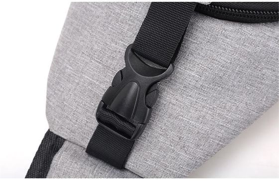 Reißverschluss, Leinwand, USB-Ladung, Diebstahlschutz, Brustbeutel für Männer auf kurzen Reisen