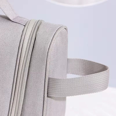 Persönlich angepasste Farb-Polyester-Toilettenbeutel perfekt für die täglichen Bedürfnisse von Frauen