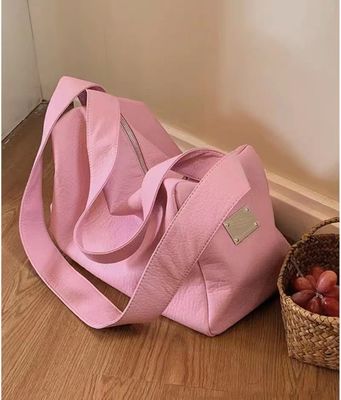 2024 Multifunktionale Handtasche für Frauen mit Schiebe-Streckenträger Instagram-Design und großer Kapazität