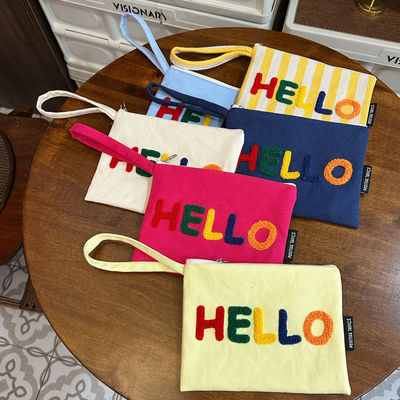 Farbenfrohe Brodurenbriefe Leinwand-Schultertasche Funktionelle und modische Wahl