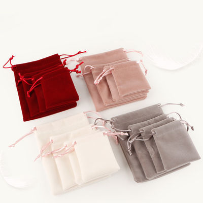 Schmuckbeutel im Luxus-Stil mit individuell gedrucktem Logo und Goldstring