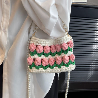Handgewebte gestrickte Schulter- und Slingtaschen für Frauen