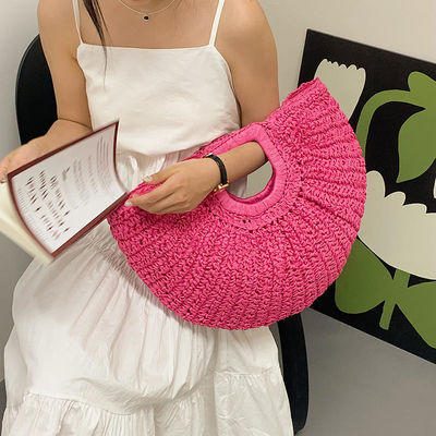 Halbmondförmige Handgewebte Stroh-Tote-Tasche zum Einkaufen im Sommer 2023
