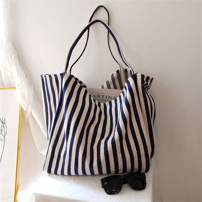 Benutzerdefiniertes Logo akzeptiert Modische Harajuku Zipper Druck Schultertaschen für Frauen