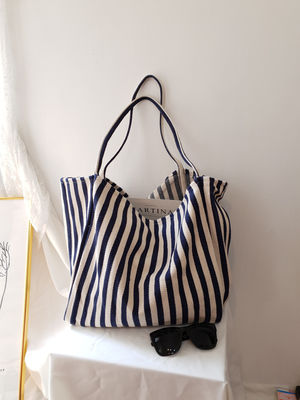 Benutzerdefiniertes Logo akzeptiert Modische Harajuku Zipper Druck Schultertaschen für Frauen