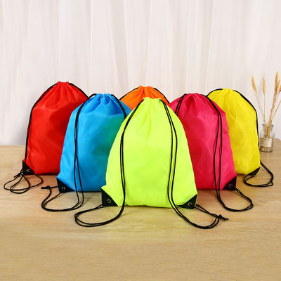 Zusammengestellte Schnürtasche für das tägliche Schulleben