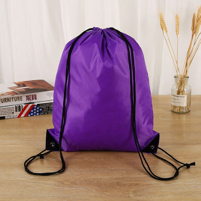 Zusammengestellte Schnürtasche für das tägliche Schulleben