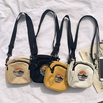 Mode Canvas Messenger Bag für den täglichen Gebrauch Langstreifen und OEM / ODM akzeptabel