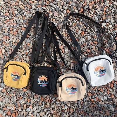 Mode Canvas Messenger Bag für den täglichen Gebrauch Langstreifen und OEM / ODM akzeptabel