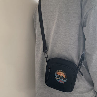 Mode Canvas Messenger Bag für den täglichen Gebrauch Langstreifen und OEM / ODM akzeptabel