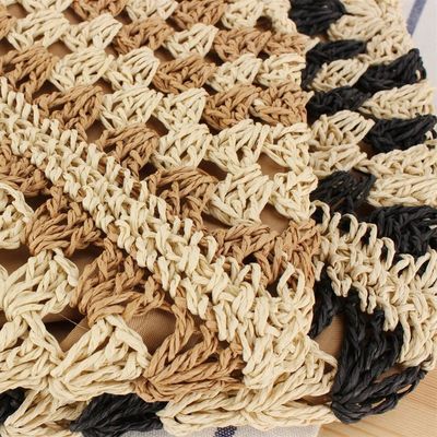 Umweltfreundliche Handgewebte Strandtasche für Frauen mit Hohl-Out-Blumengestaltung und PU-Lederband