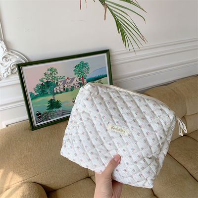 Custom Quilted Cotton Makeup Bag Modische handgefertigte Toilettenbeutel mit Reißverschluss