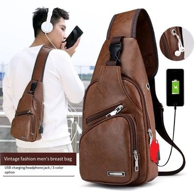 Individuelle Größe Neueste Mode-Männer PU-Leder Brustbeutel mit USB-Ladestation