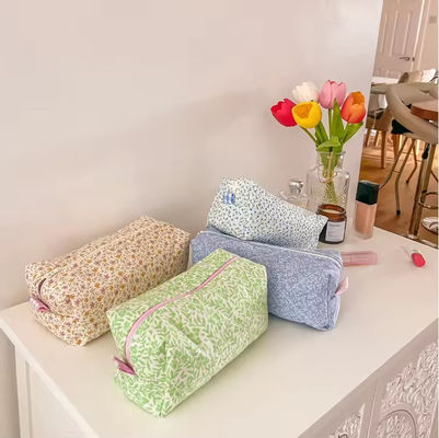 Zipper-Schließung Blumen-Kosmetik-Tasche für Toilettenartikel Reisen Customized Logo Sommer Design