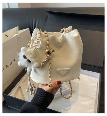 2024 Light Ladies Design Handtaschen für das tägliche Leben und den modischen Stil von Frauen