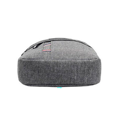 Custom Logo Ohrhörer Loch Männer Sling Tasche für das tägliche Leben und Sport in vielseitigem Stil