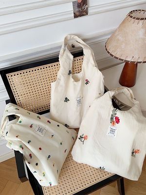 Hochschüler-Schultertasche Großkapazität Tote-Tasche mit süßem Blumendruckdesign