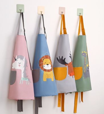 Uniform Bulk Cute Wasserdicht PU Pflege Kinder Kinder Malvorhang mit Ärmeln