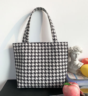 Weekend Getaway Essential Custom Logo Quilted Handtasche mit Innentaschen und Stil