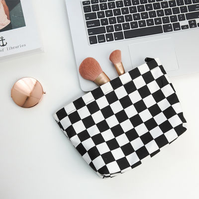 Modische, tragbare Waschtasche, benutzerdefinierte, schwarz-weiße Schachbrett-Kosmetikbürste