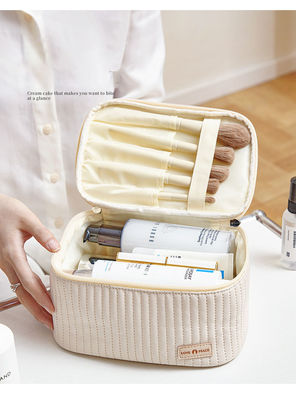 Wasserdichte PU-Kosmetik-Tote-Tasche für Frauen mit Reißverschluss und tragbarem Design