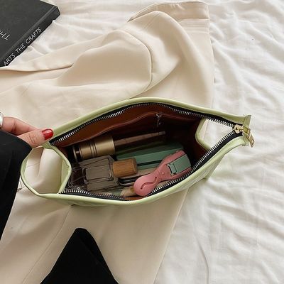 Polyester Stoff Quilted Reise Kosmetik Taschen für Ihr benutzerdefiniertes Logo Puffy Puffer Bedürfnisse