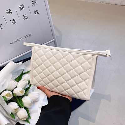 Polyester Stoff Quilted Reise Kosmetik Taschen für Ihr benutzerdefiniertes Logo Puffy Puffer Bedürfnisse
