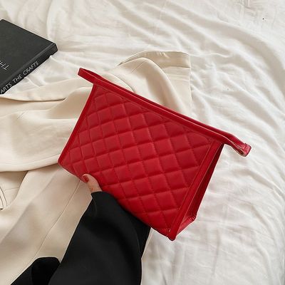 Polyester Stoff Quilted Reise Kosmetik Taschen für Ihr benutzerdefiniertes Logo Puffy Puffer Bedürfnisse