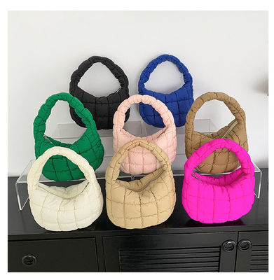 Farbige Handtasche für modische Frauen