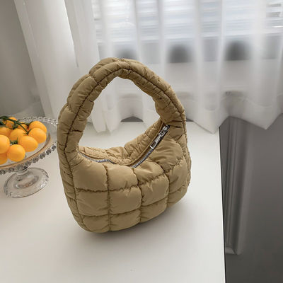 Farbige Handtasche für modische Frauen