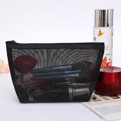 Einfache und praktische Make-up-Tasche aus drei Teilen