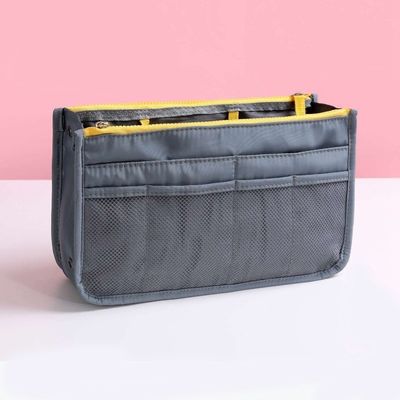 Mache-up-Tasche aus Feltz mit harten Griffe Die perfekte Ergänzung zu Ihrer Kollektion