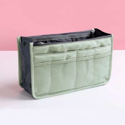 Mache-up-Tasche aus Feltz mit harten Griffe Die perfekte Ergänzung zu Ihrer Kollektion