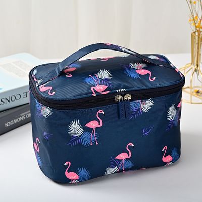 Professionelle Make-up-Box mit Reißverschluss