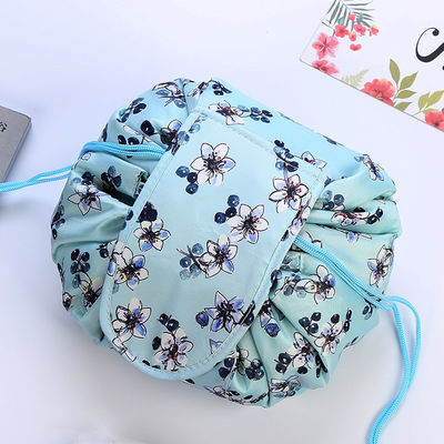 Bequeme und modische Make-up-Tasche für mühelose Organisation von Kosmetika