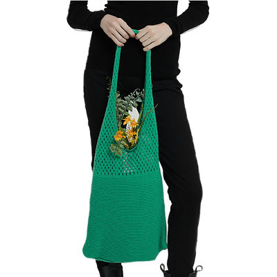 2024 Frühling Herbst und Winter Frauen Handgestalt Strick-Schultertasche in solider Farbe