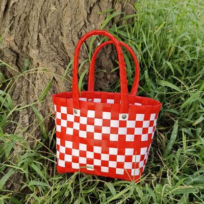 Umweltschonende Frauen Triangle Stroh Raffia Tasche für Reisen und Ausgehen Neueste modische