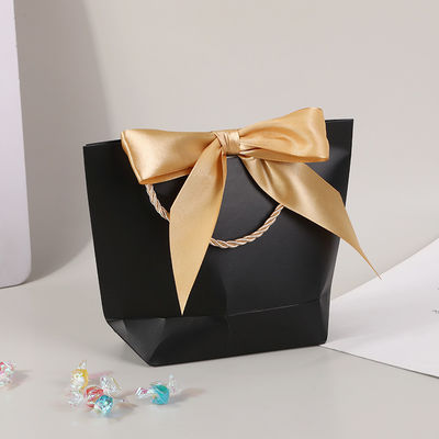 Geschenkpapiertasche Verpackung mit Griff für kundenspezifische Kleidung Einkaufstaschen Verpackung