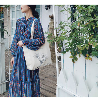 Farbige Shopping-Tasche mit gedrucktem Muster