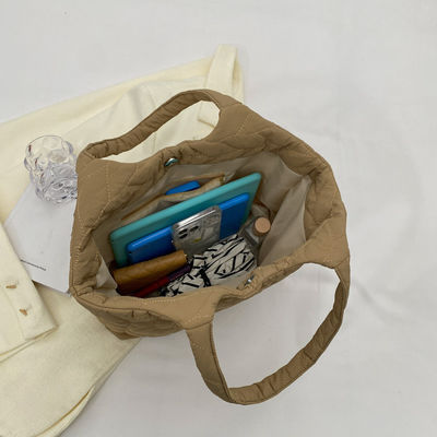 Wiederverwendbare Geschenke Winter Quilt Puffy Puffer Tote Tasche für Frauen Custom Logo gedruckt