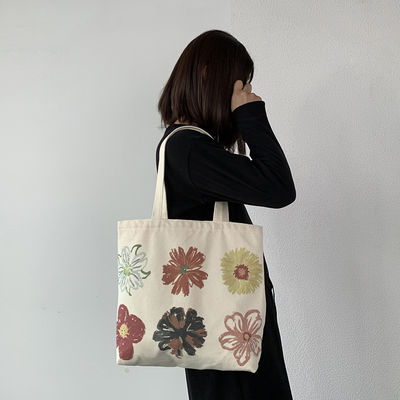 Moderne Handtasche für Frauen mit Blumendruck