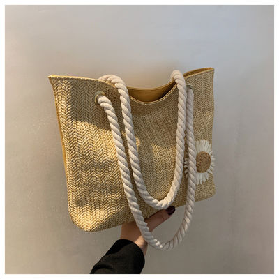 2022 Einfache Handtaschen Strohstrandtasche Mode Seidenschal Damen Schultertaschen mit Materialien