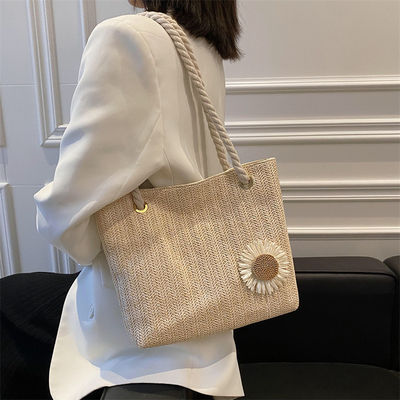 2022 Einfache Handtaschen Strohstrandtasche Mode Seidenschal Damen Schultertaschen mit Materialien