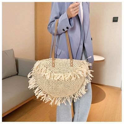 Akzeptable OEM/ODM Sommer Halbkreisförmige Stroh-Schultertasche mit Frängen für handgefertigten Strand