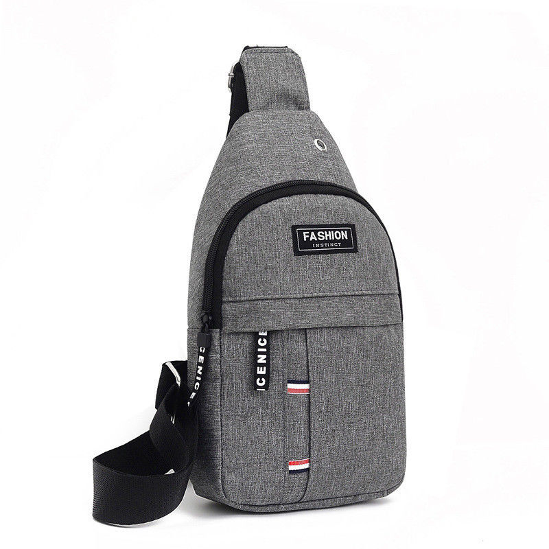 Custom Logo Ohrhörer Loch Männer Sling Tasche für das tägliche Leben und Sport in vielseitigem Stil