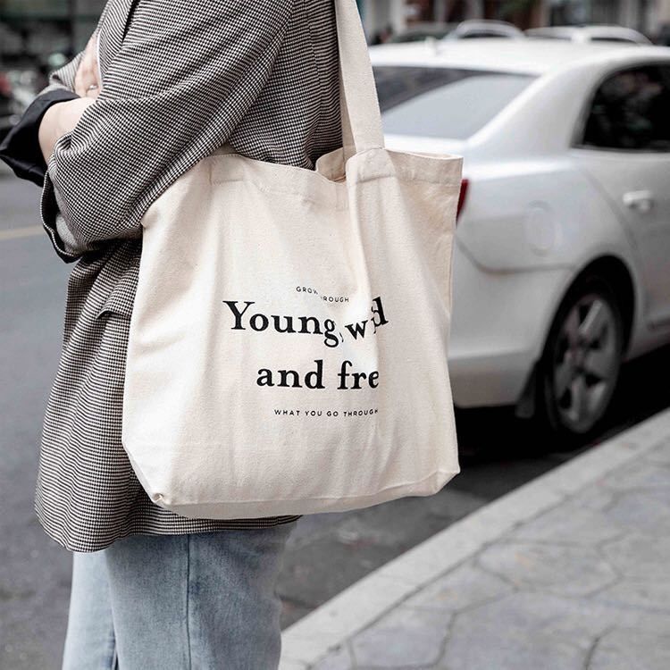 Farbige Tote-Taschen aus Baumwolle mit handgeschnittenem Stil und gedrucktem Firmenlogo